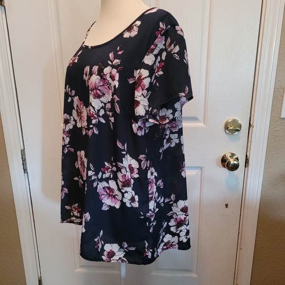 Torrid Floral Top Blouse Cherry Blossom Lightweight Short Sleeves Boho 1 1X - Picture 4 of 6